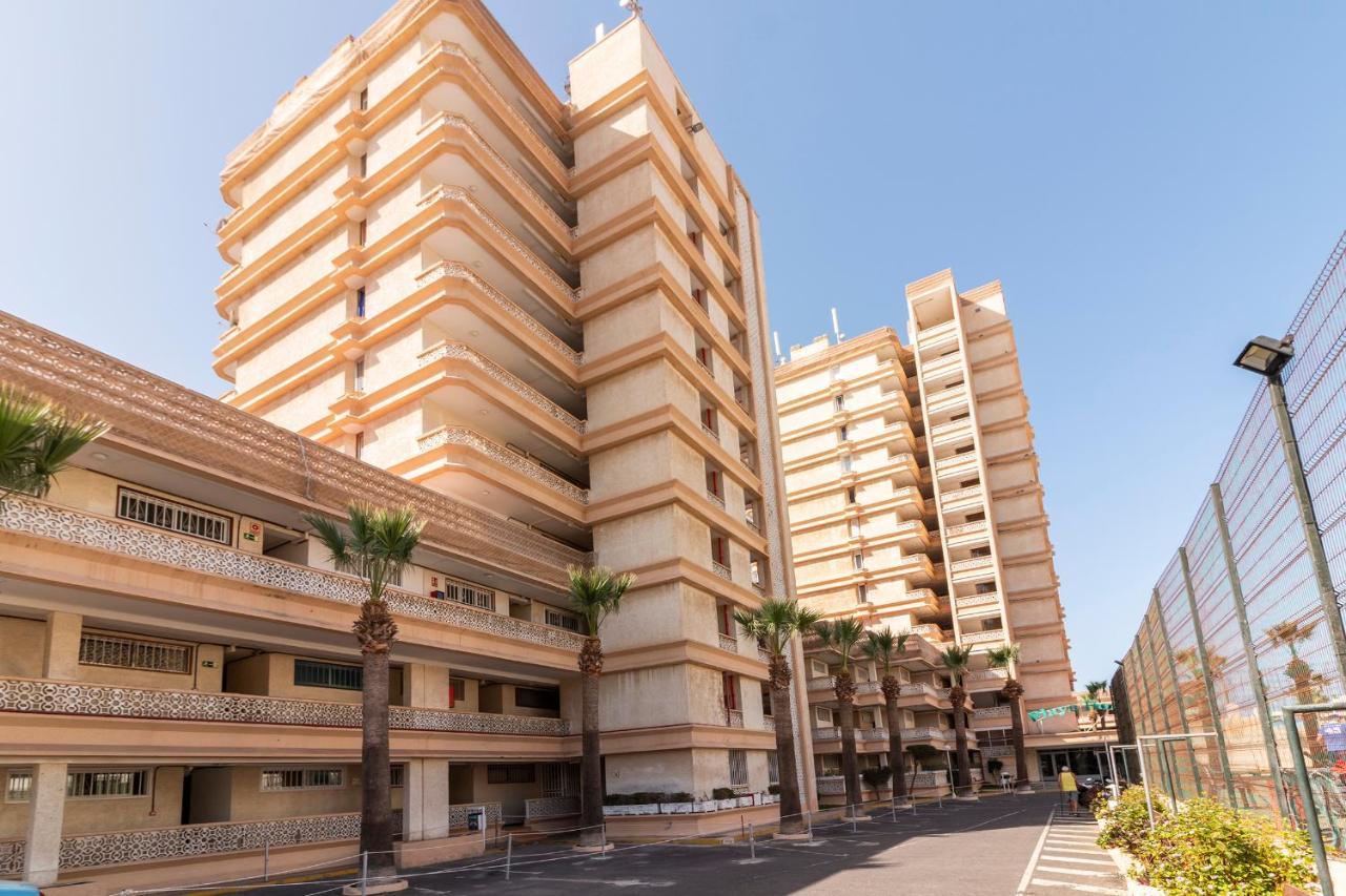 Homeforguest Modern And Recently Renovated Apartment In Arona Arona  Εξωτερικό φωτογραφία