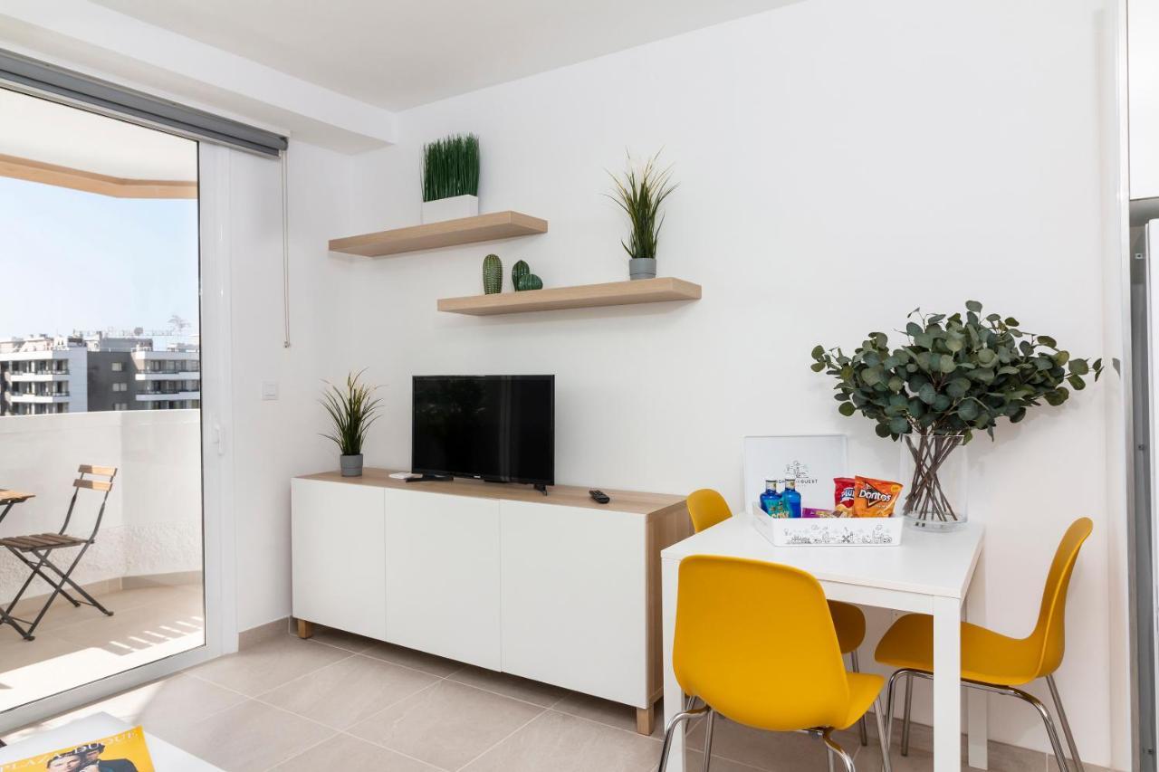 Homeforguest Modern And Recently Renovated Apartment In Arona Arona  Εξωτερικό φωτογραφία
