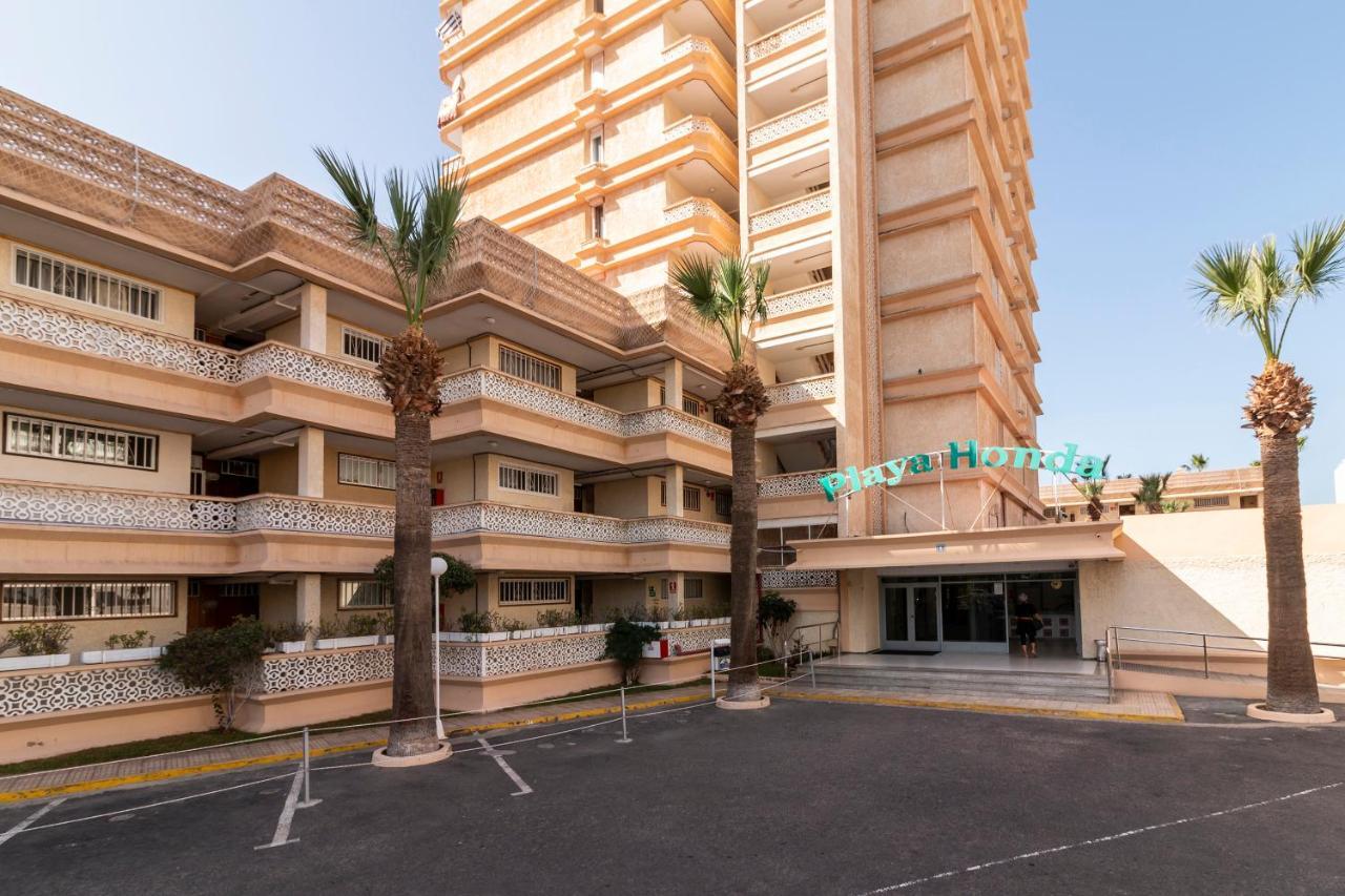 Homeforguest Modern And Recently Renovated Apartment In Arona Arona  Εξωτερικό φωτογραφία